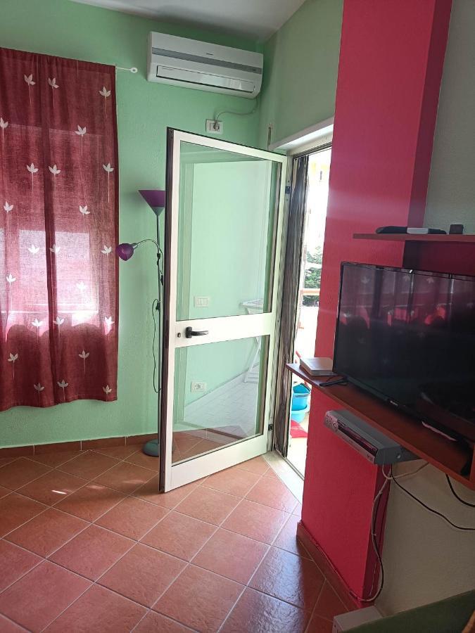 Aldom Apartments Durrës Esterno foto