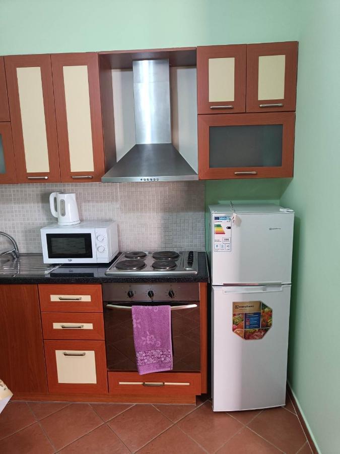Aldom Apartments Durrës Esterno foto