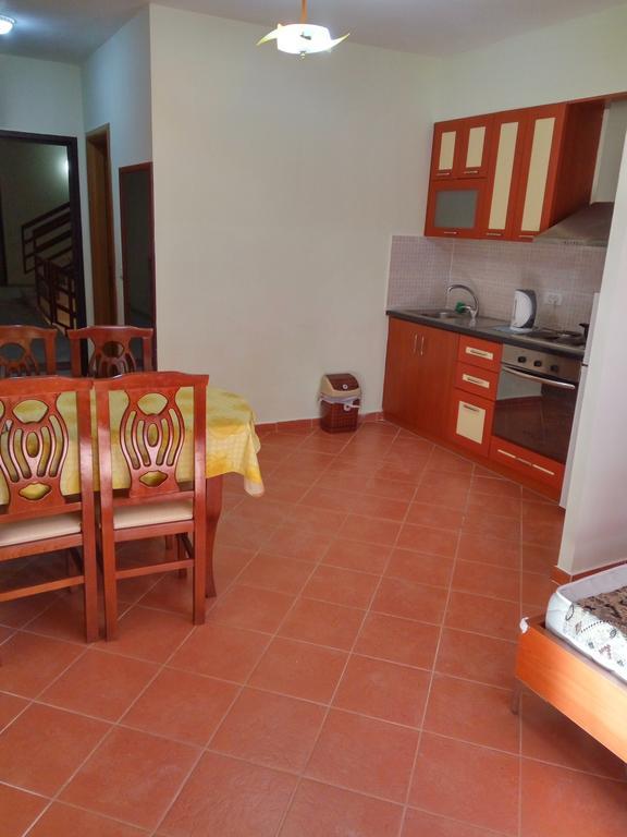 Aldom Apartments Durrës Esterno foto