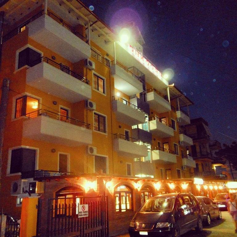 Aldom Apartments Durrës Esterno foto