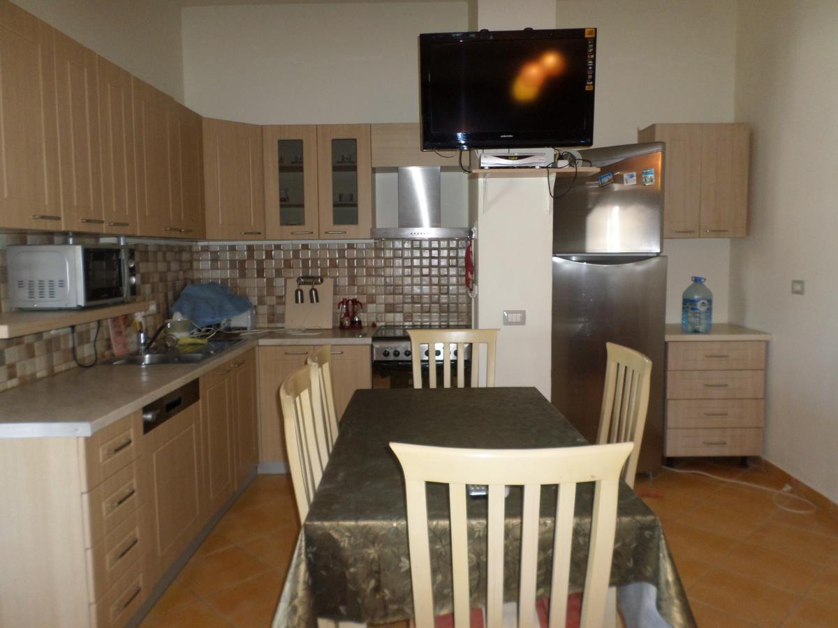 Aldom Apartments Durrës Esterno foto